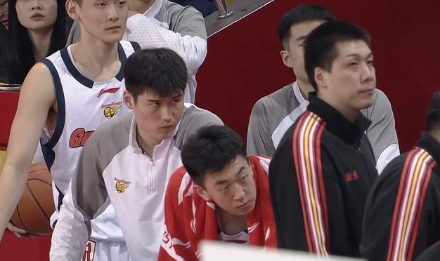 年度赛事赛程-21分大胜仍不满意，媒体人怒批广东队，强调一点不理想，盛赞一人