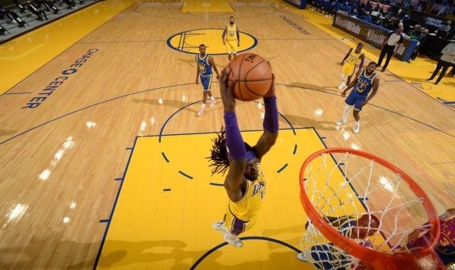 英雄联盟官网赛事-老冤家对决竟变成屠杀 湖人取胜秘诀只有一个字